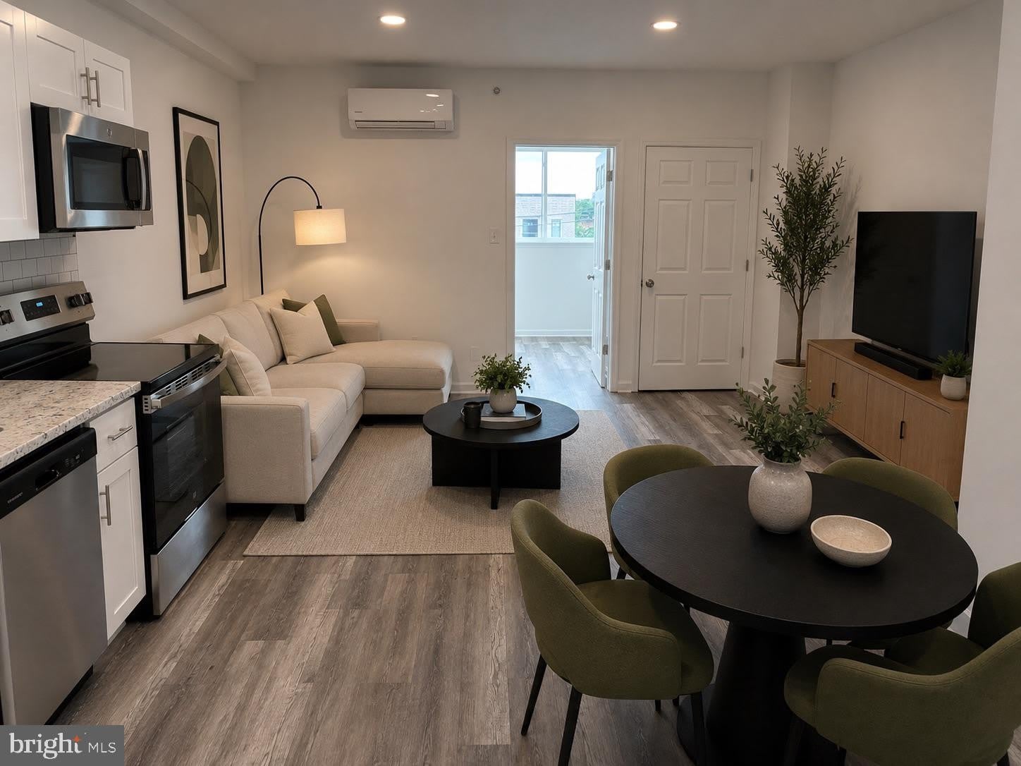 1219 W BUTLER Street – photo 2
