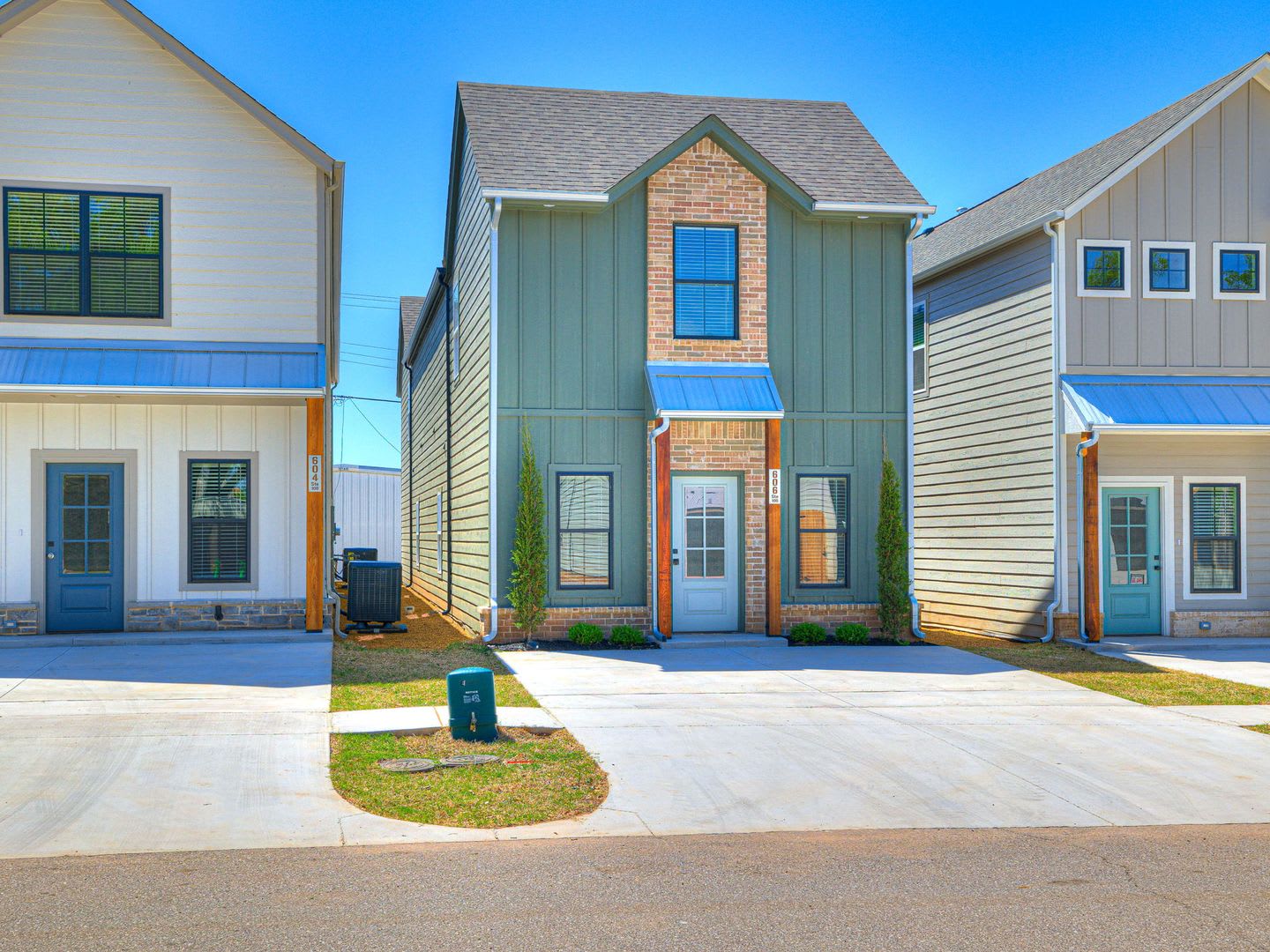 Brand New Duplexes Downtown Edmond – photo 2