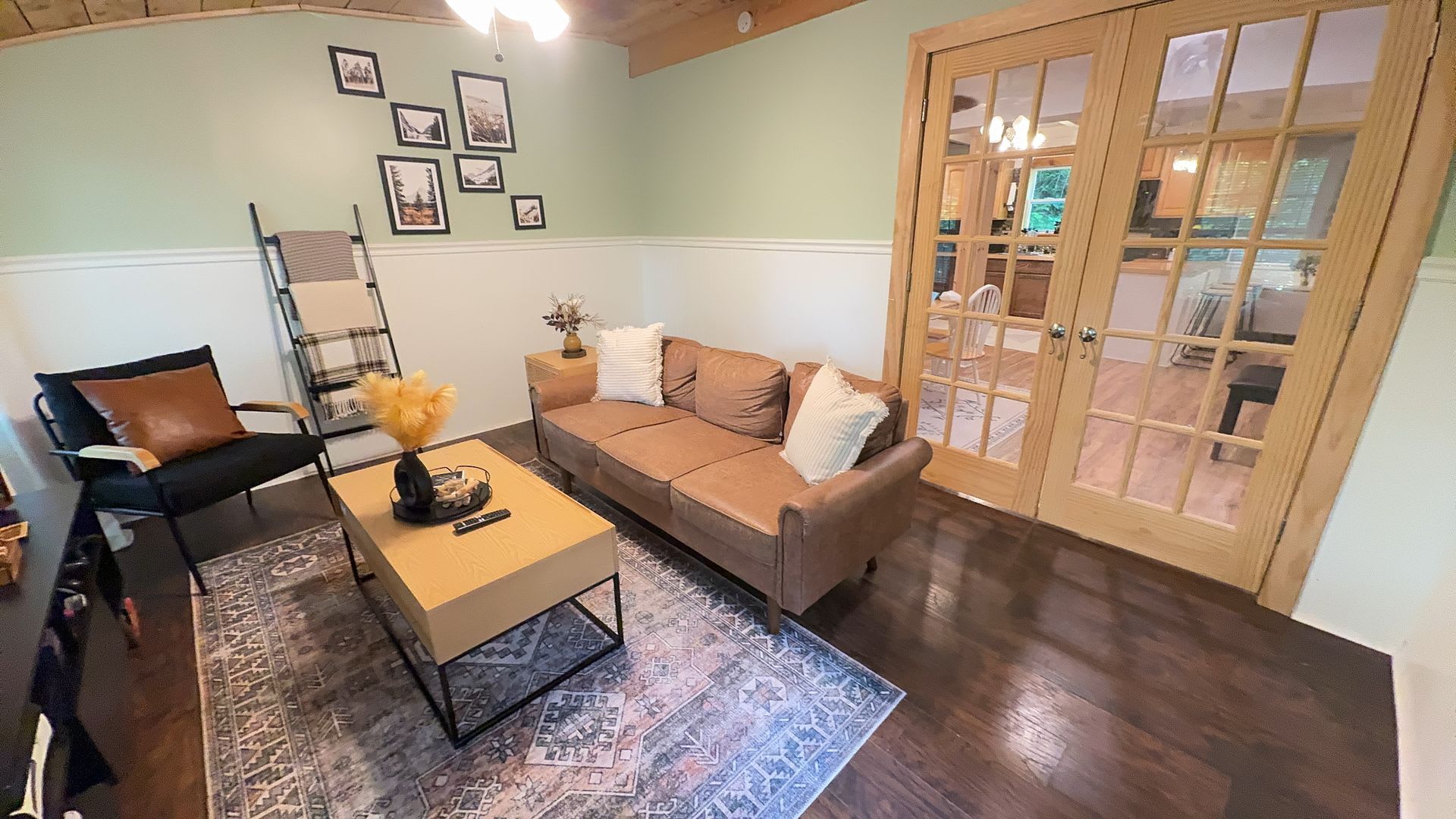 Beautiful Furnished Home with Cozy Rustic Finishes – photo 5