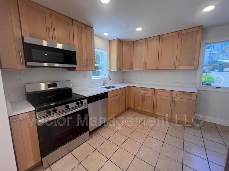2628 State Street – photo 4