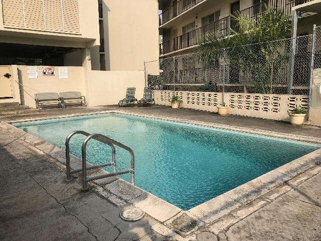 1099 Green Street – photo 2