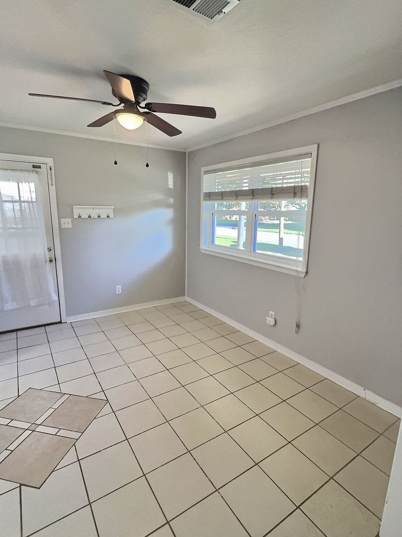 3 Bedroom 1.5 Bathroom home in Ocean Springs School District – photo 4