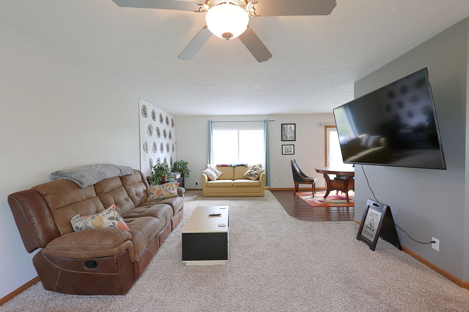 Spacious 4-Bedroom Home with Pond Views & Private Backyard – photo 5