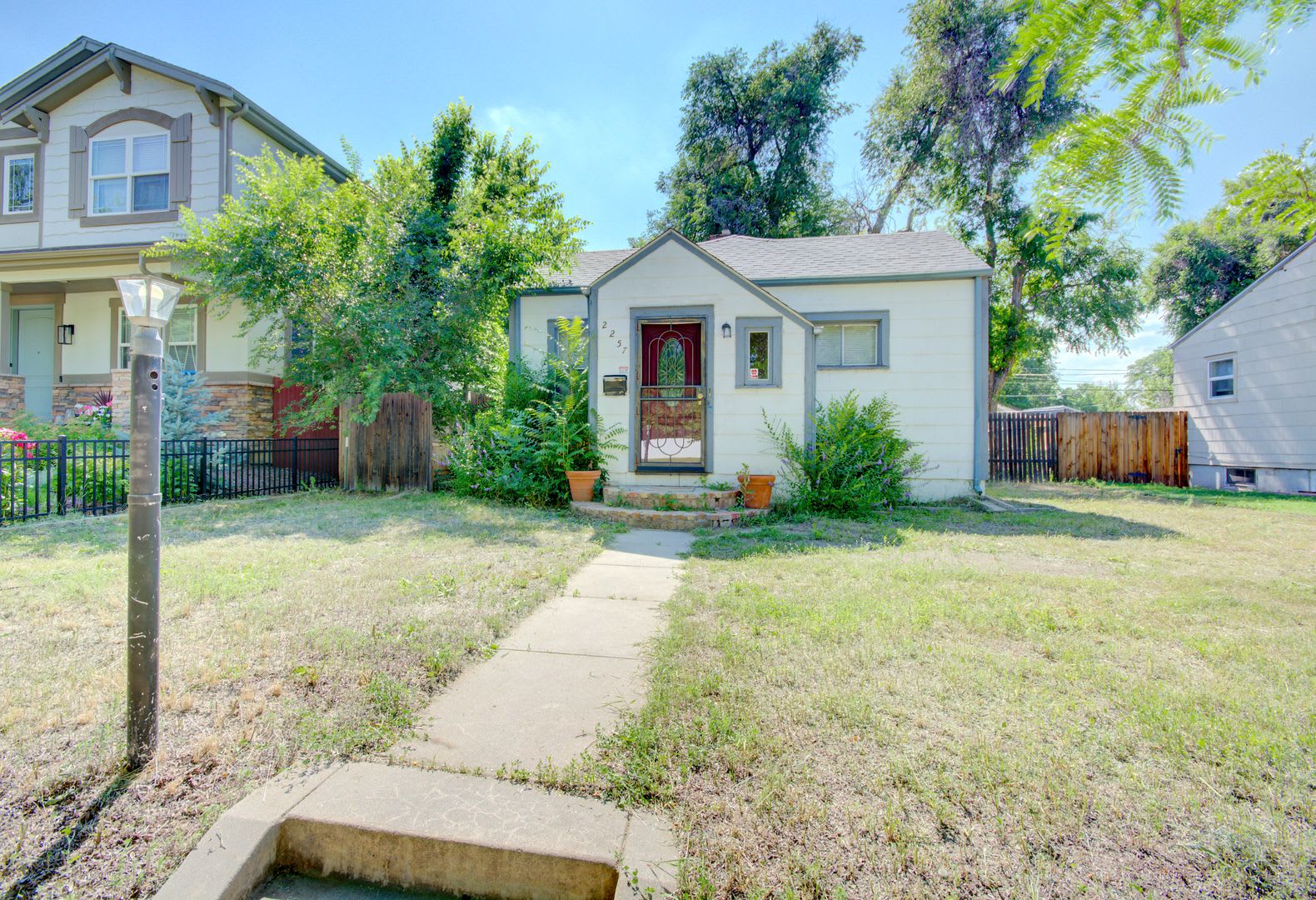 4BD House Near DU – Available Now! – photo 1
