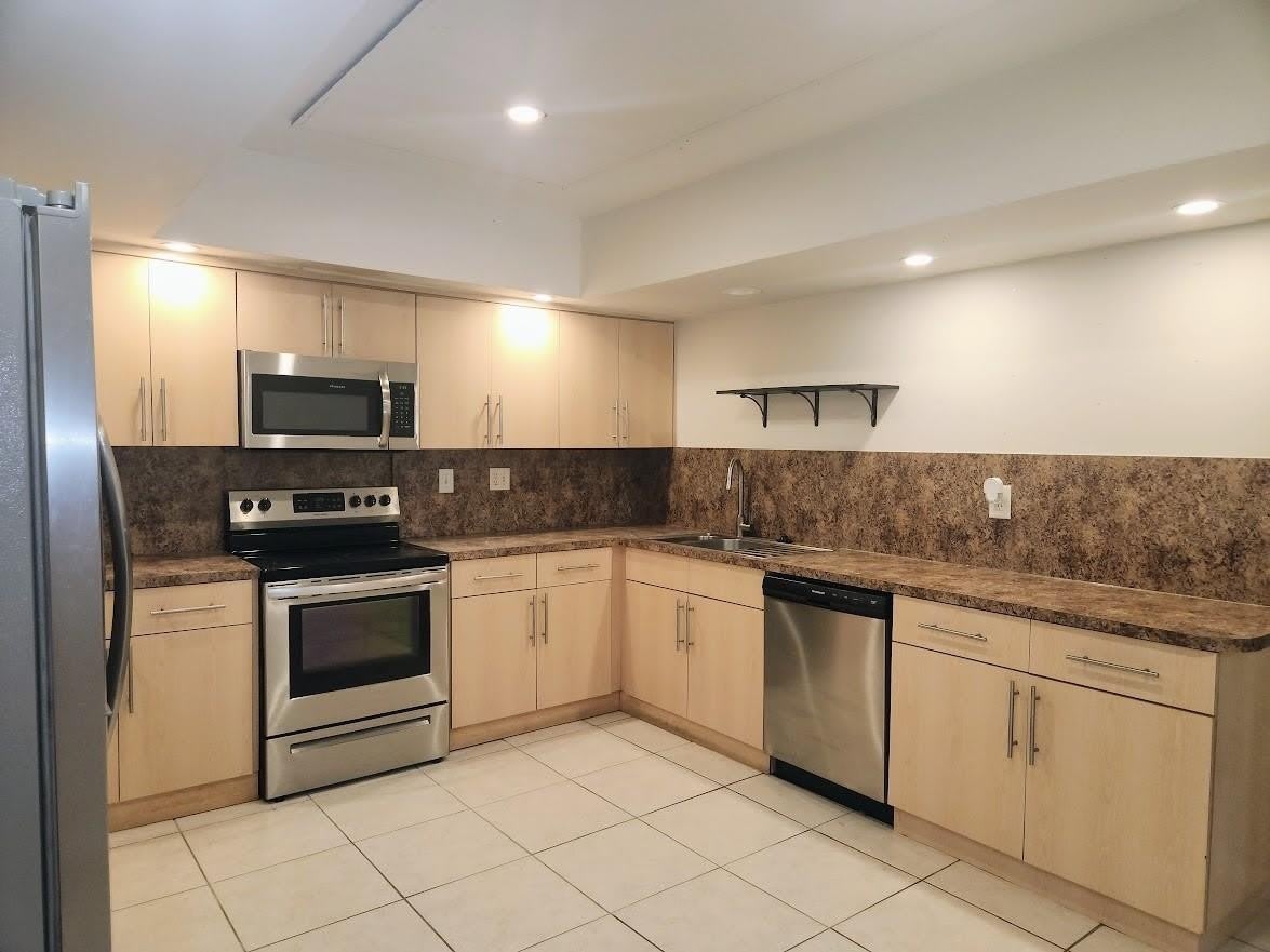 2940 NE 19th Terrace – photo 2