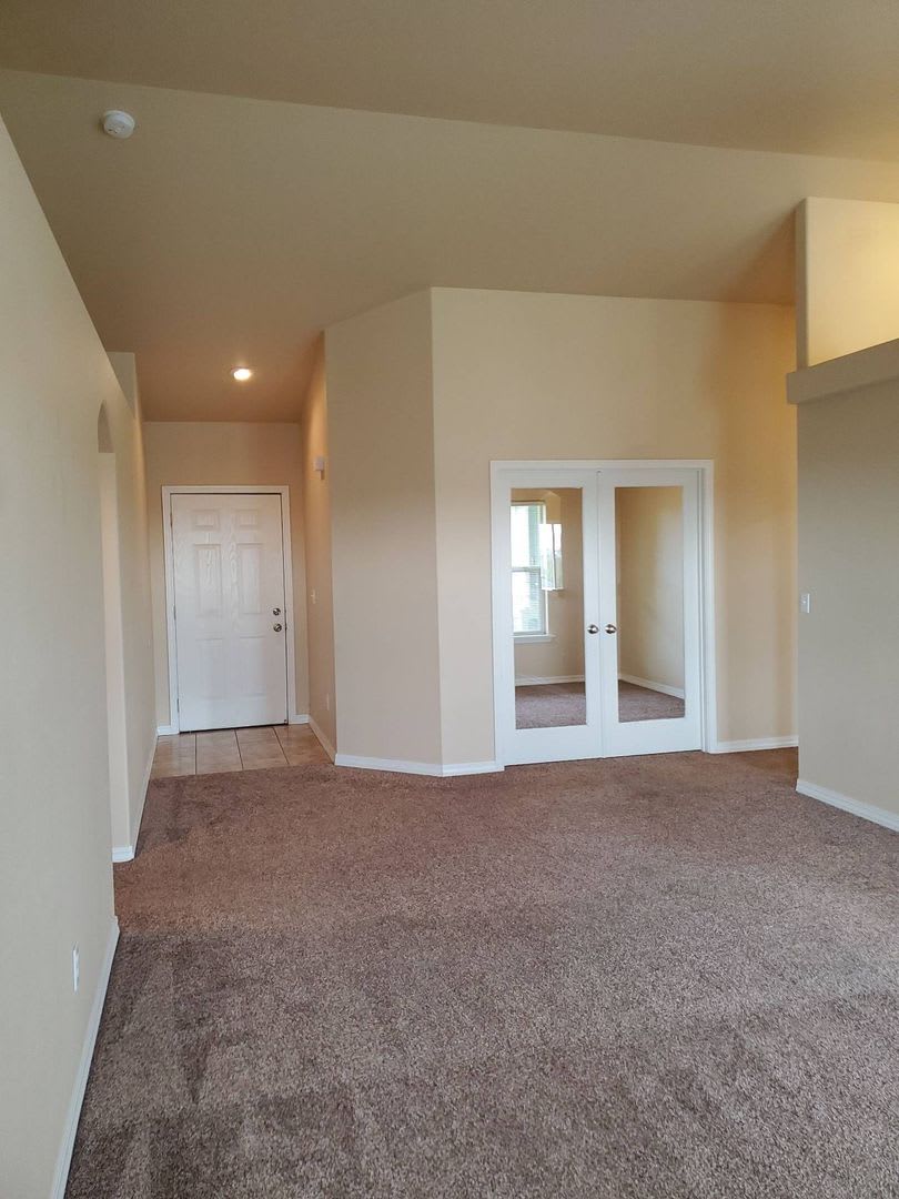 August Rent FREE – photo 2