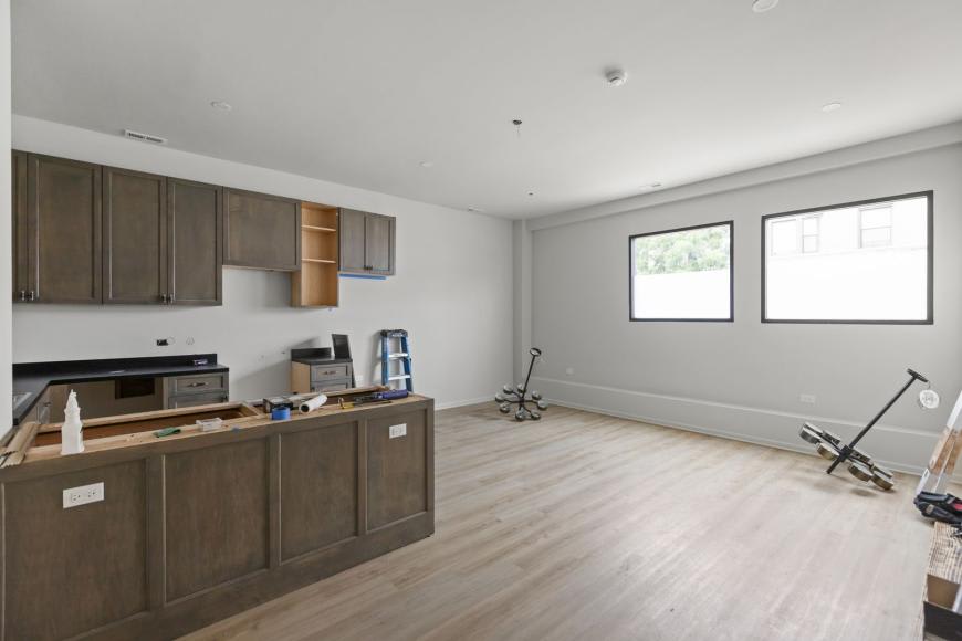 3121 N California – photo 3