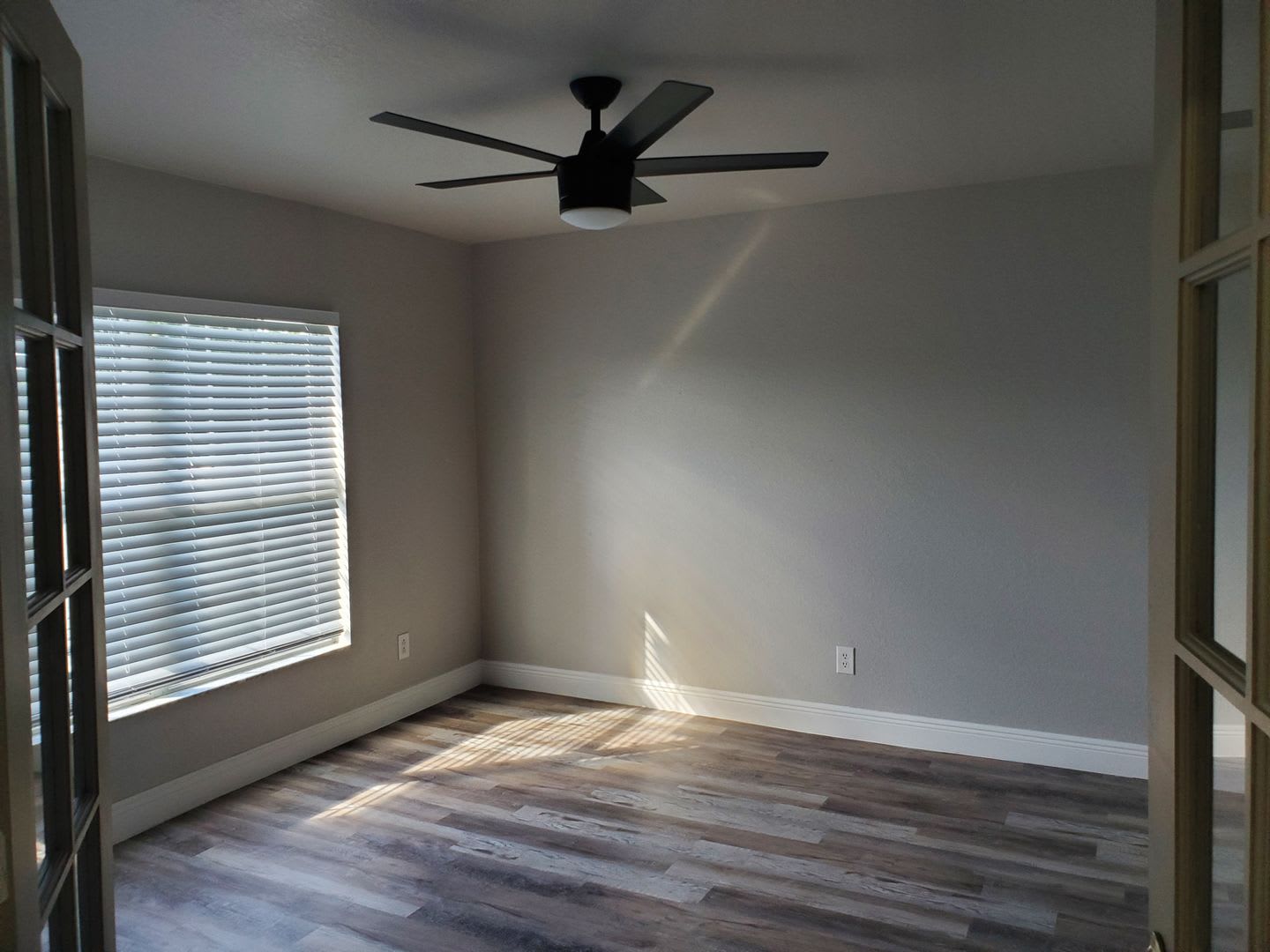 Newly Remodeled 4 2 Plus Den House Lehigh – photo 3