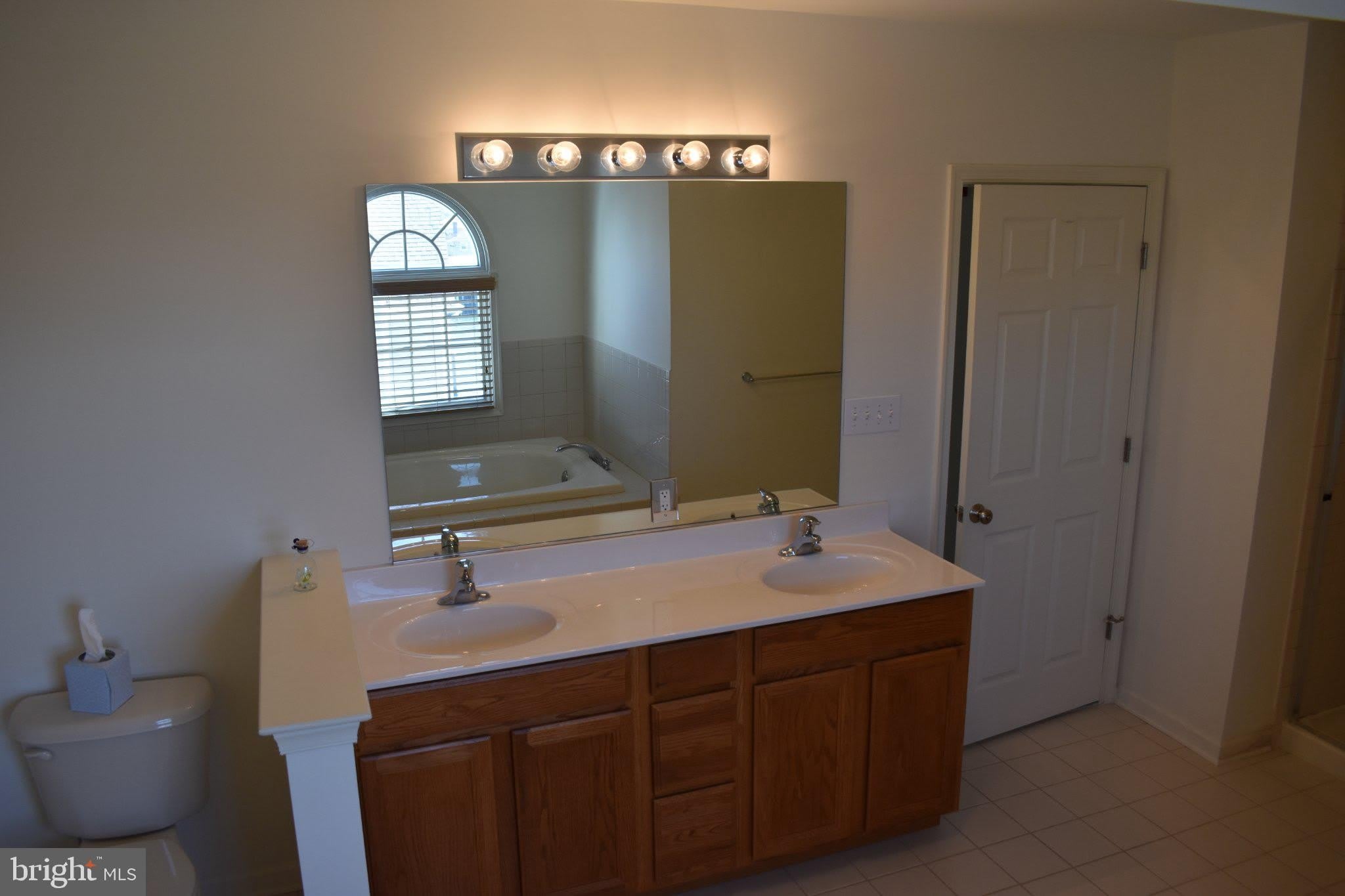72 CHELSEA Court – photo 2