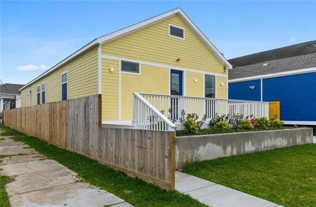 2139 COLUMBUS Street – photo 2