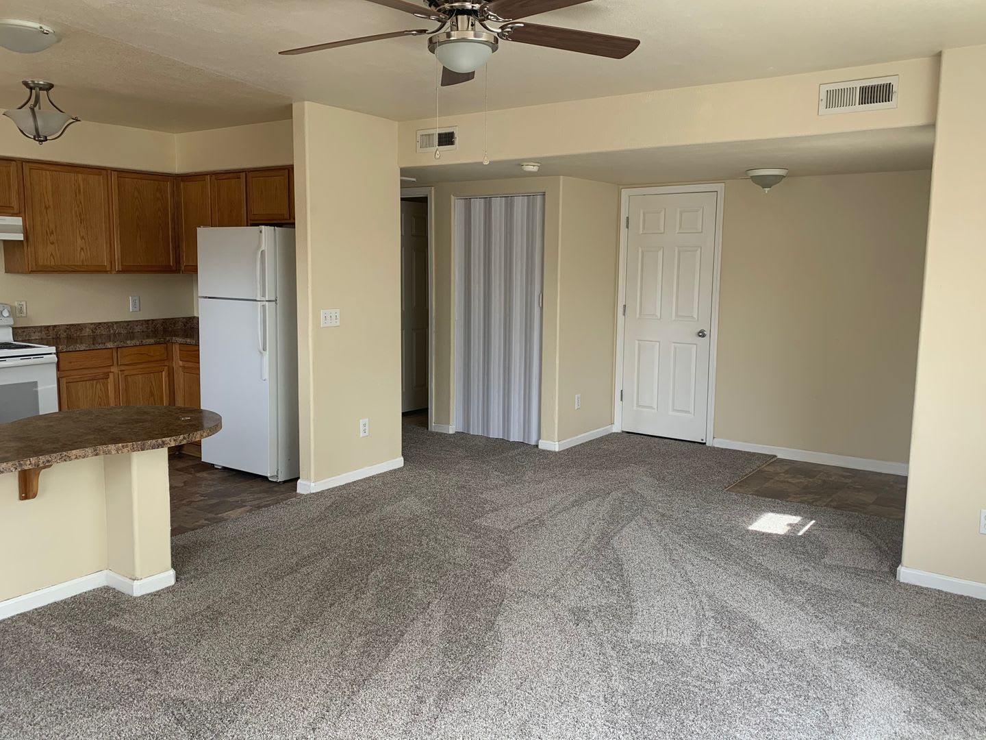Charming Two Bedroom Apartment in the Heart of Reno – photo 2