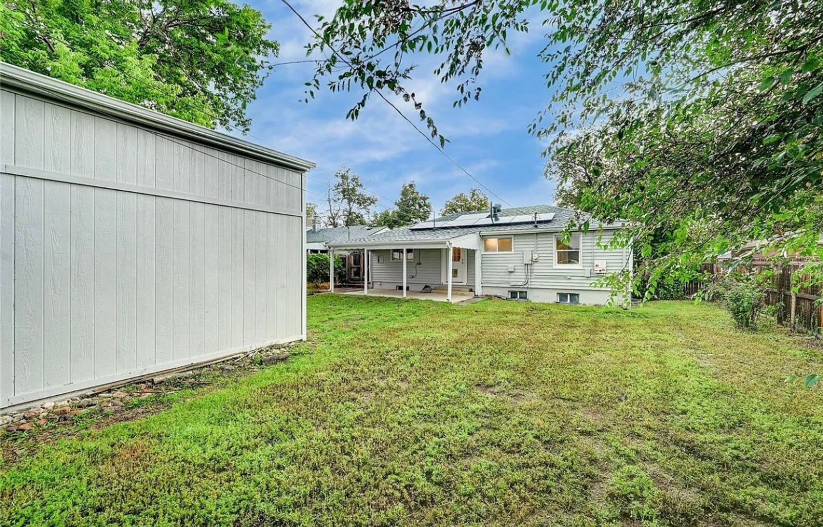 Charming 3 Bedroom Home – Pets Welcome! – photo 5