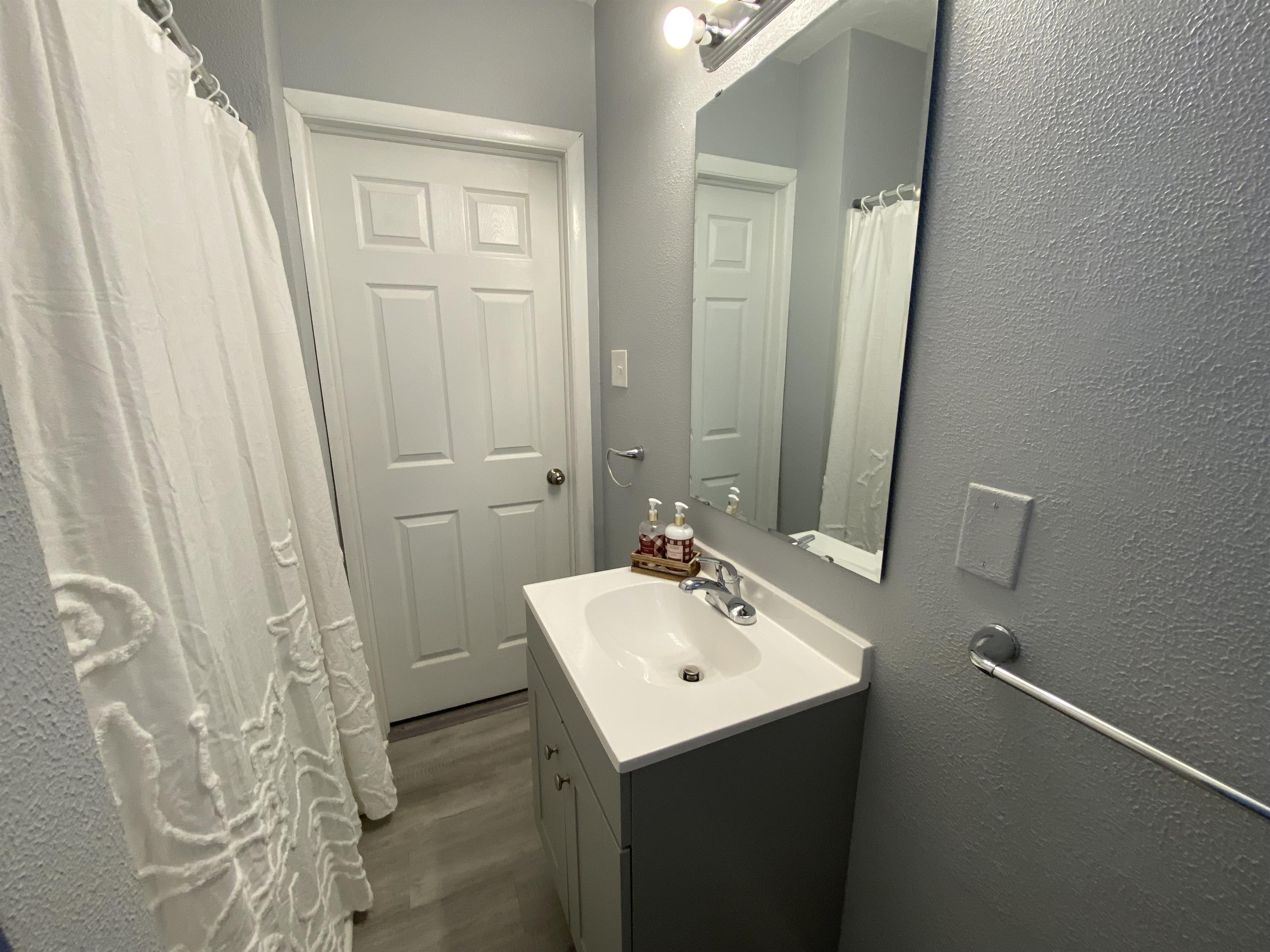 424 South 6th St, 1 – photo 2
