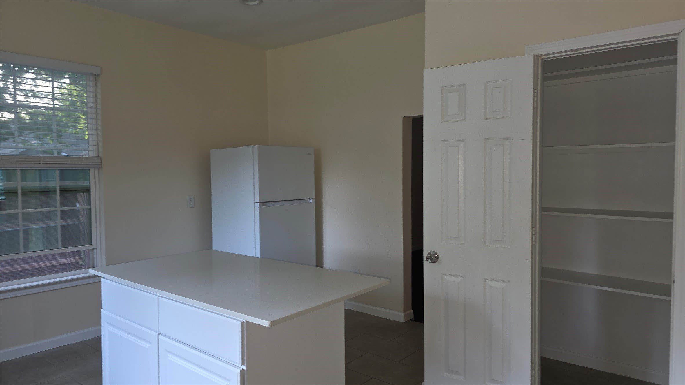 608 W 6th Street – photo 3