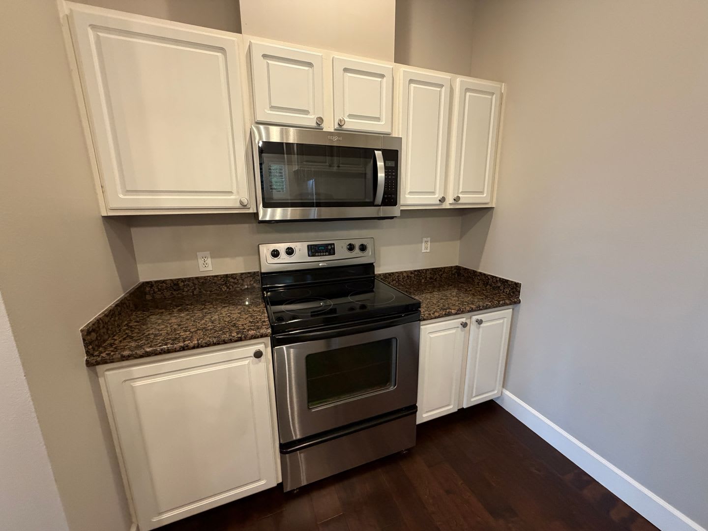 2Bd/2Ba Bellevue Condo – photo 5