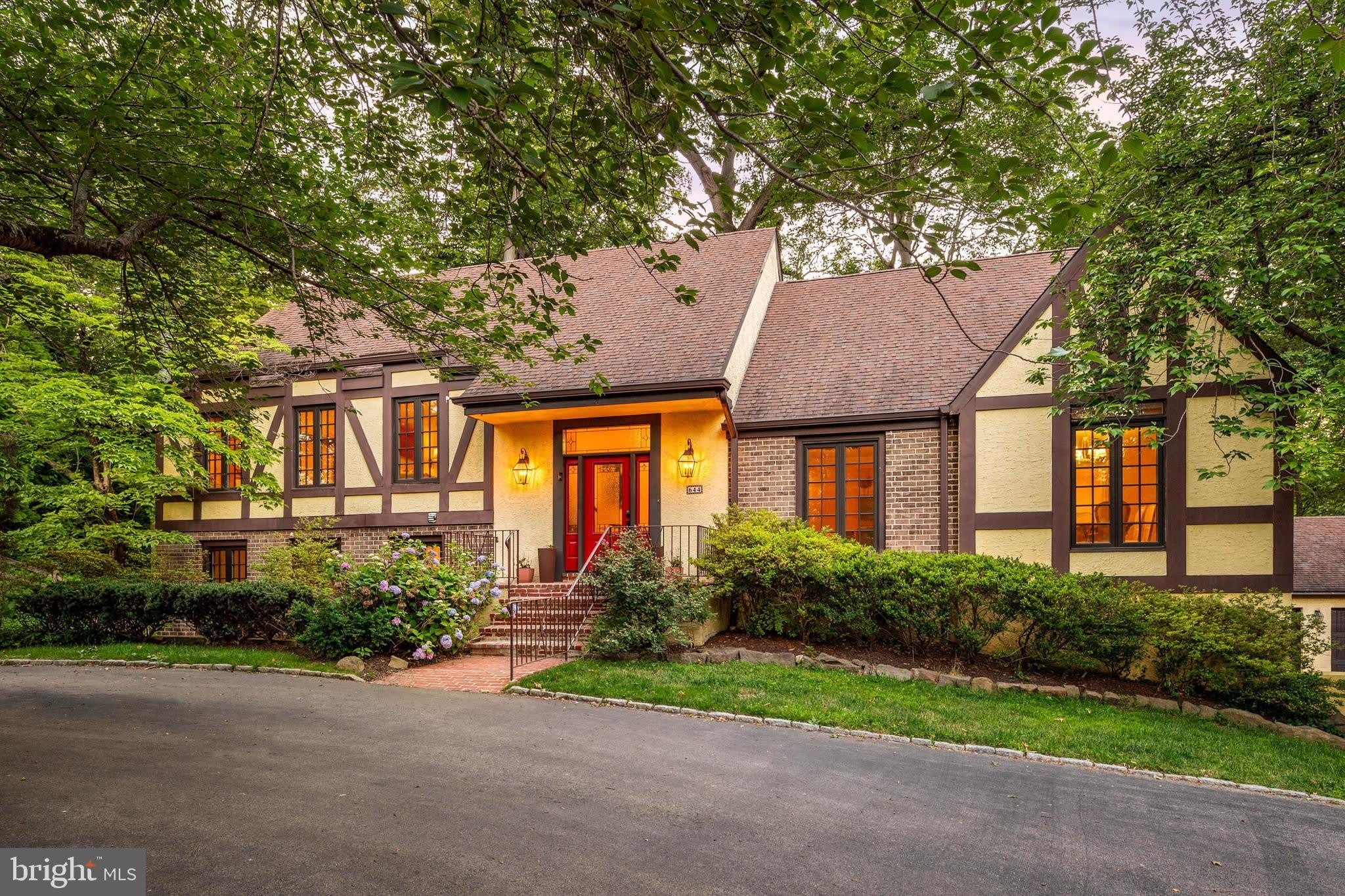 644 ROBINSON Lane – photo 1