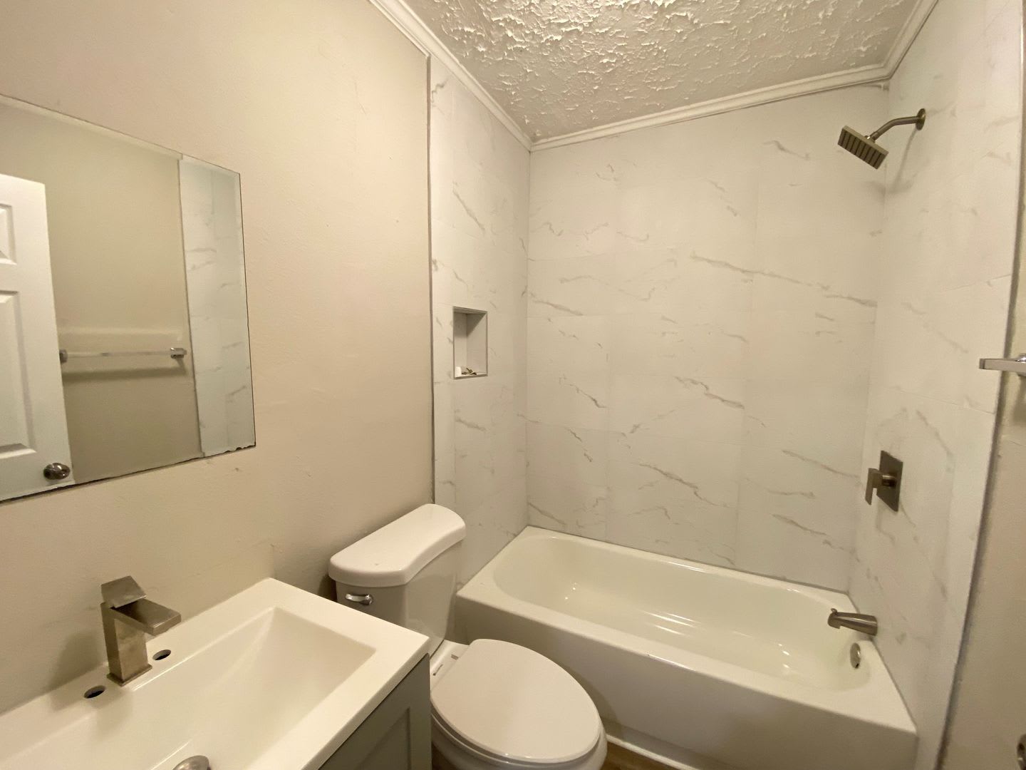Renovated 2 Bedroom First Floor Apartment- Minutes Away From Downtown Lawrenceville! – photo 4