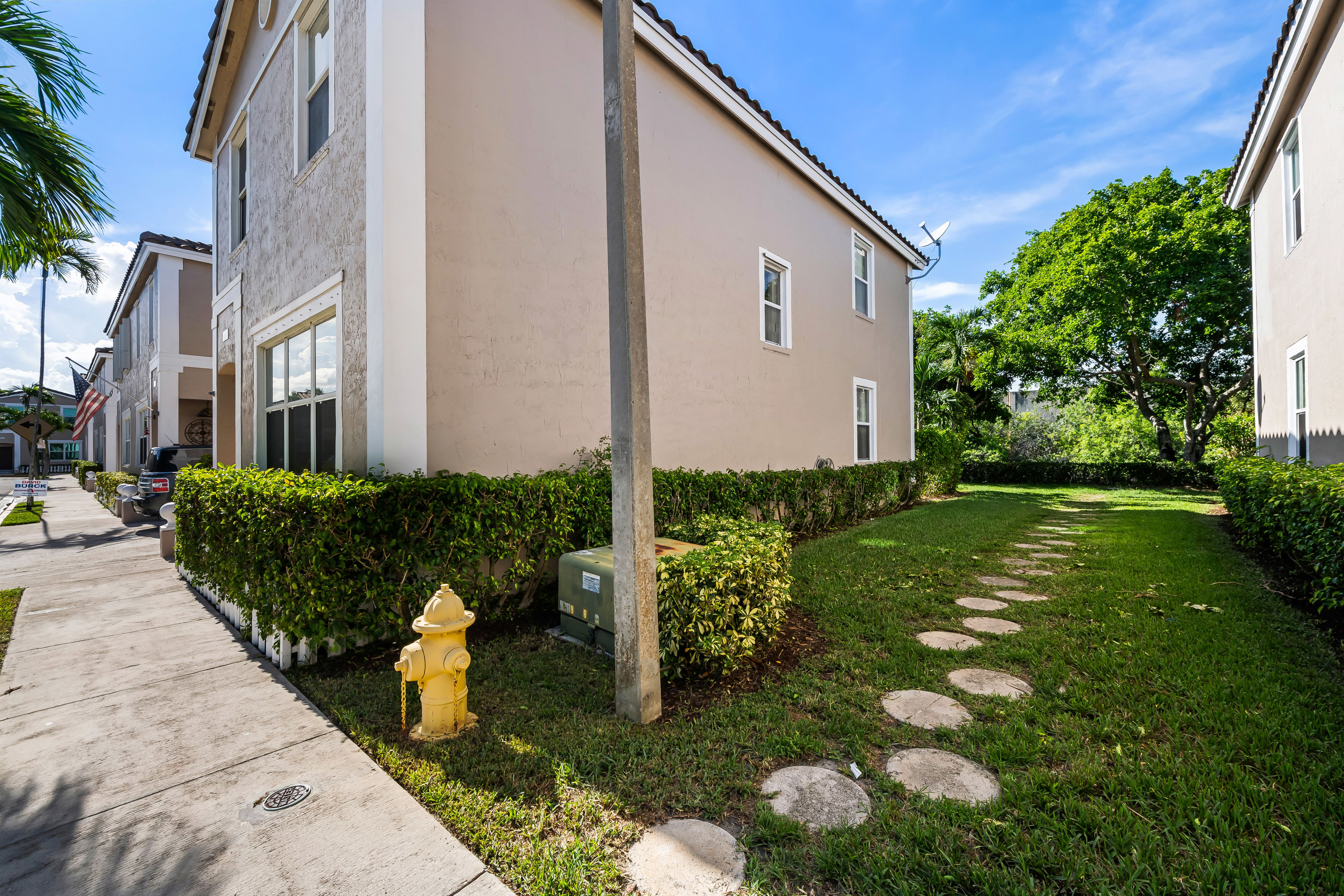 10565 Northwest 57th Court – photo 4