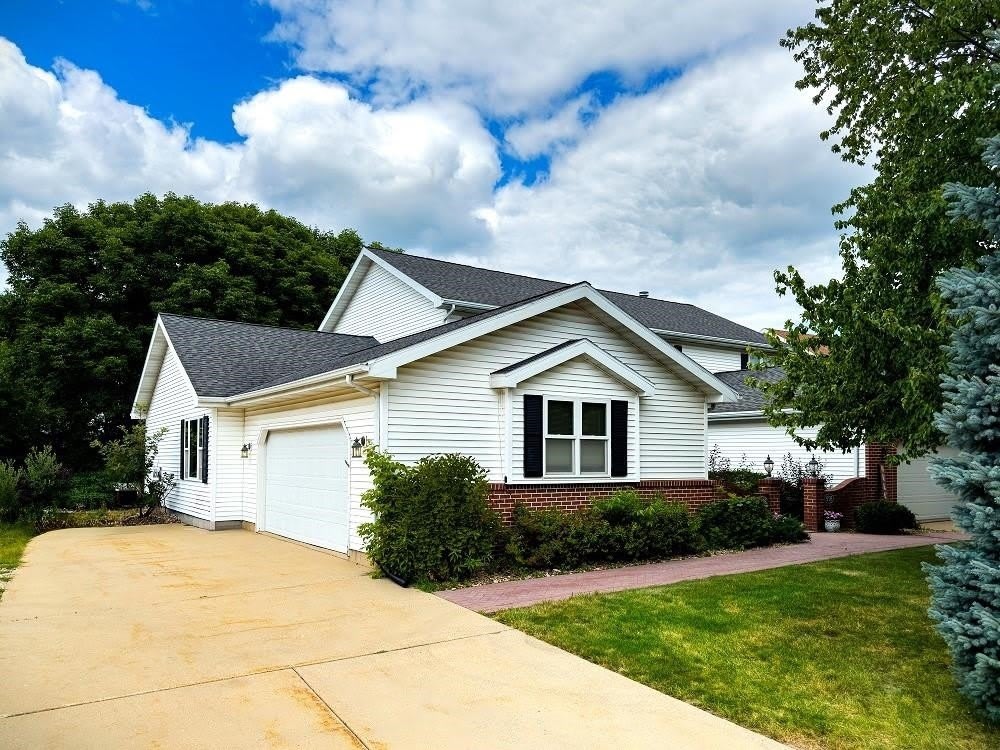 1206 N High Point Road – photo 1