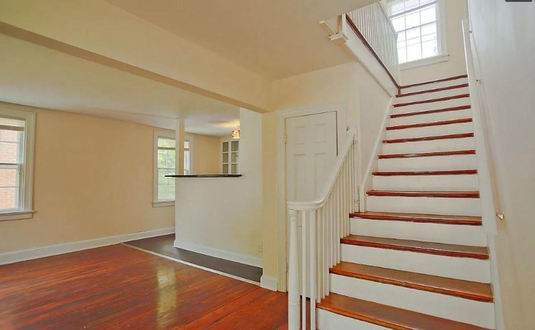 2027 2028 School Year 8 Bdrm 3 Bath Steps From Uva Grounds – photo 4