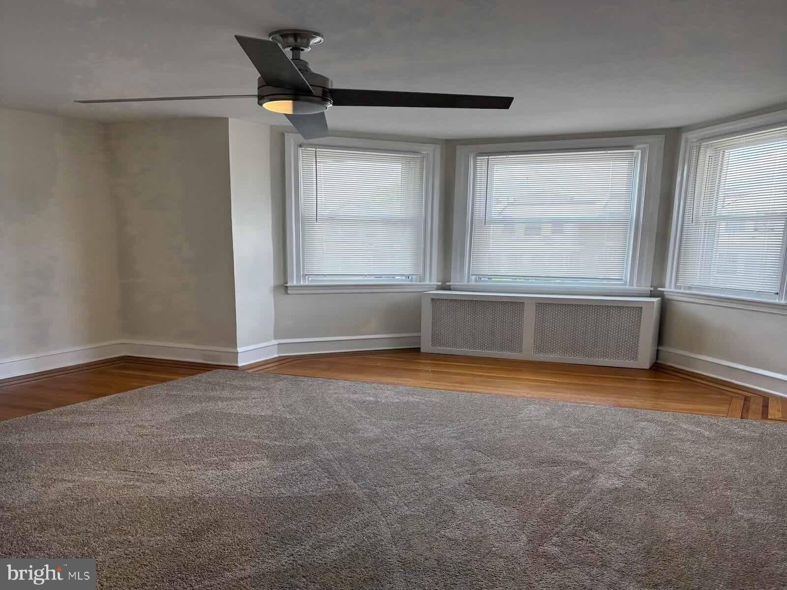 5450 DIAMOND Street – photo 3