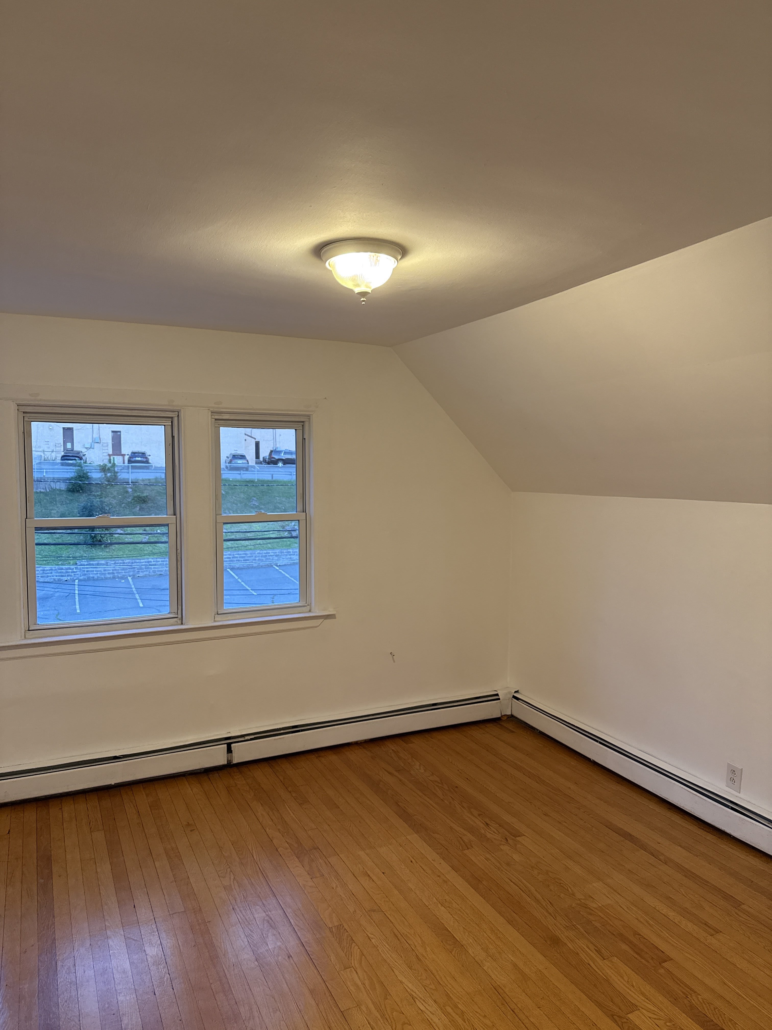25 Glen St – photo 2