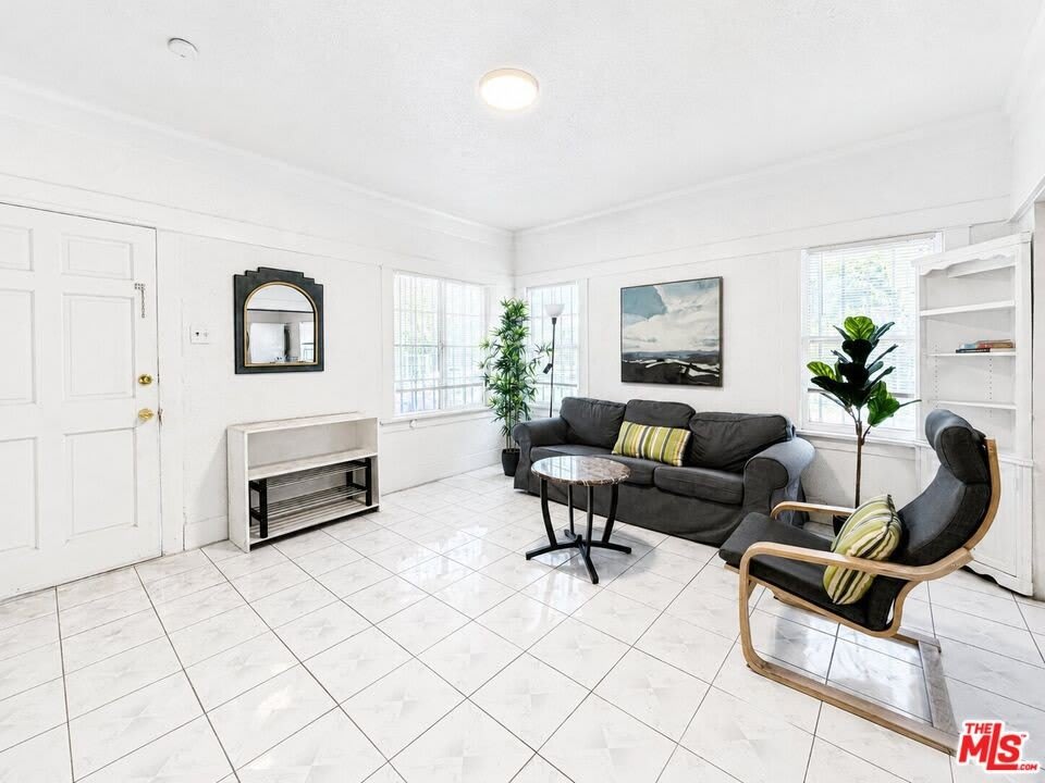 1186 W 37th Dr – photo 2