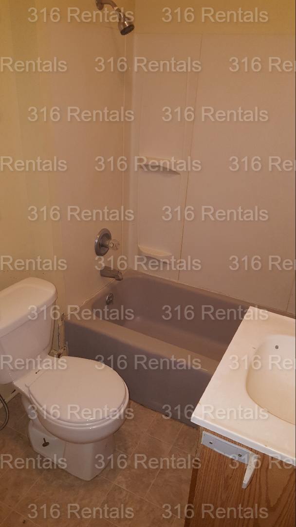 775 2 Bed 1 Bath Single Family Home – photo 1