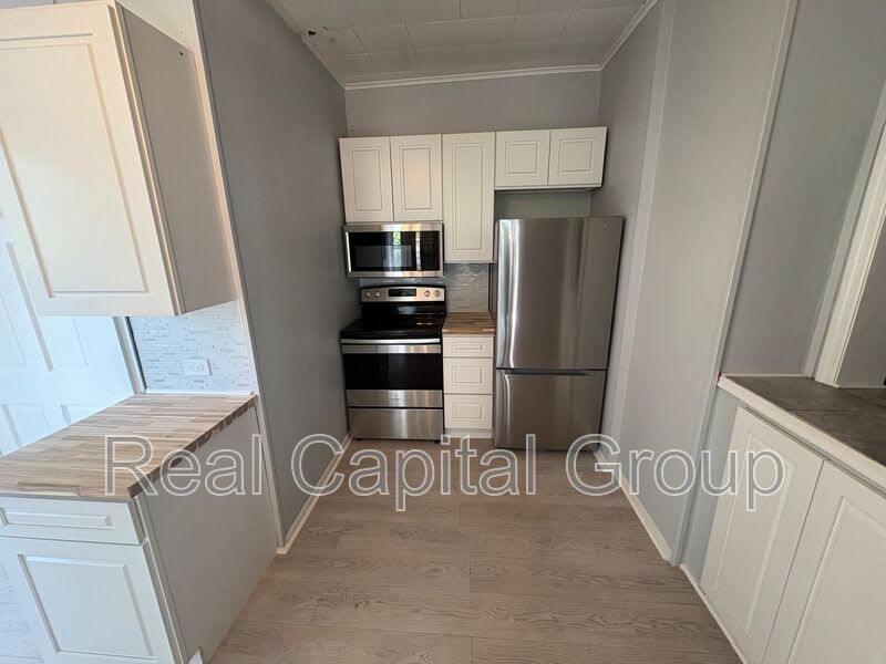 1213 Jacob St. – photo 5