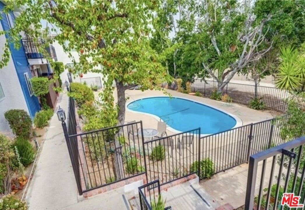 5252 COLDWATER CANYON Ave – photo 5
