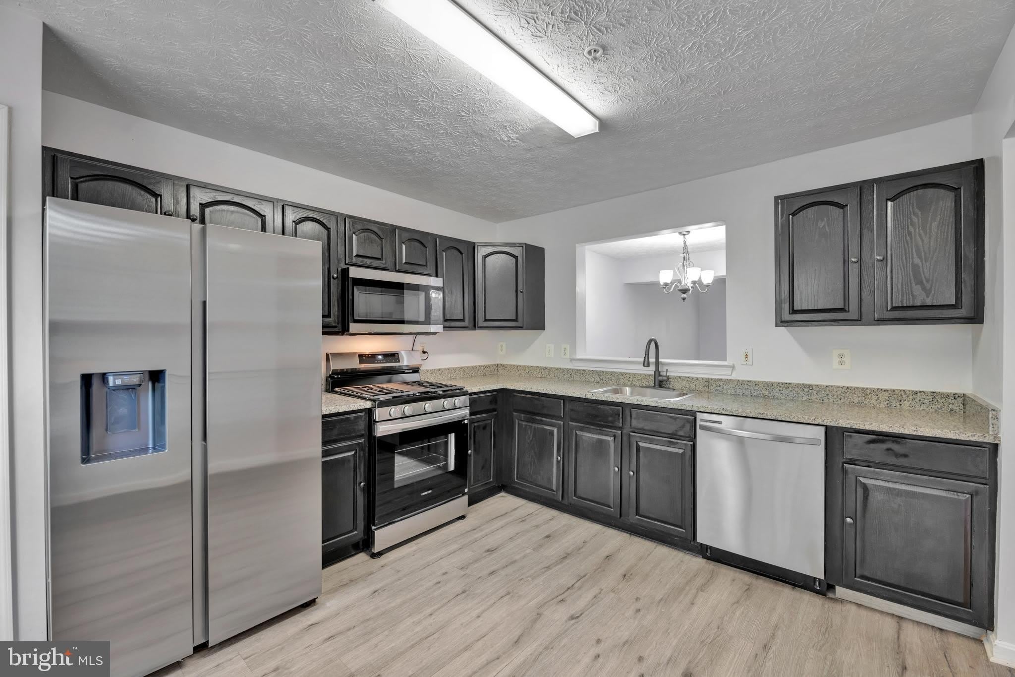2406 LEMONTREE Lane – photo 5