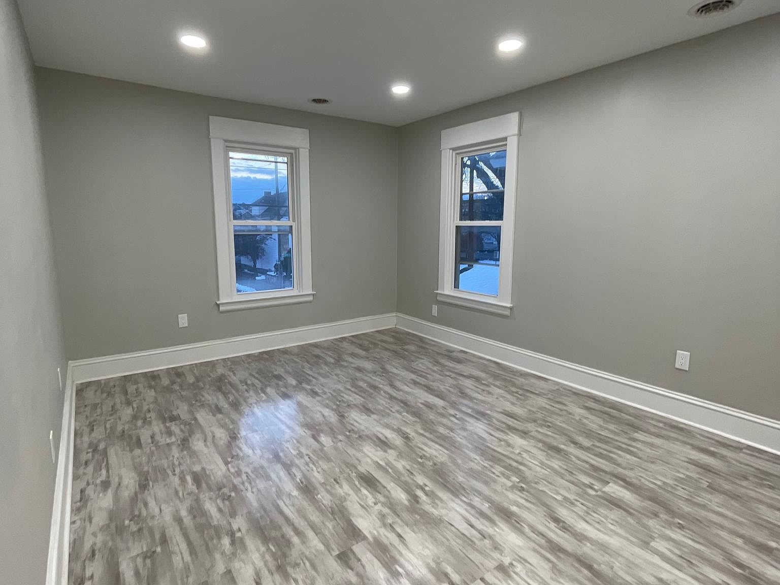 1425 State St – photo 4