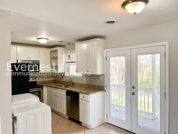 1252 West Moore Street – photo 5
