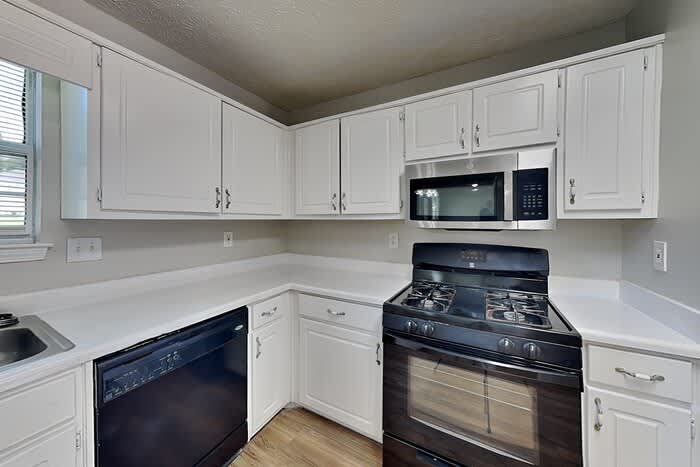 5712 Hidden Brook Circle – photo 4