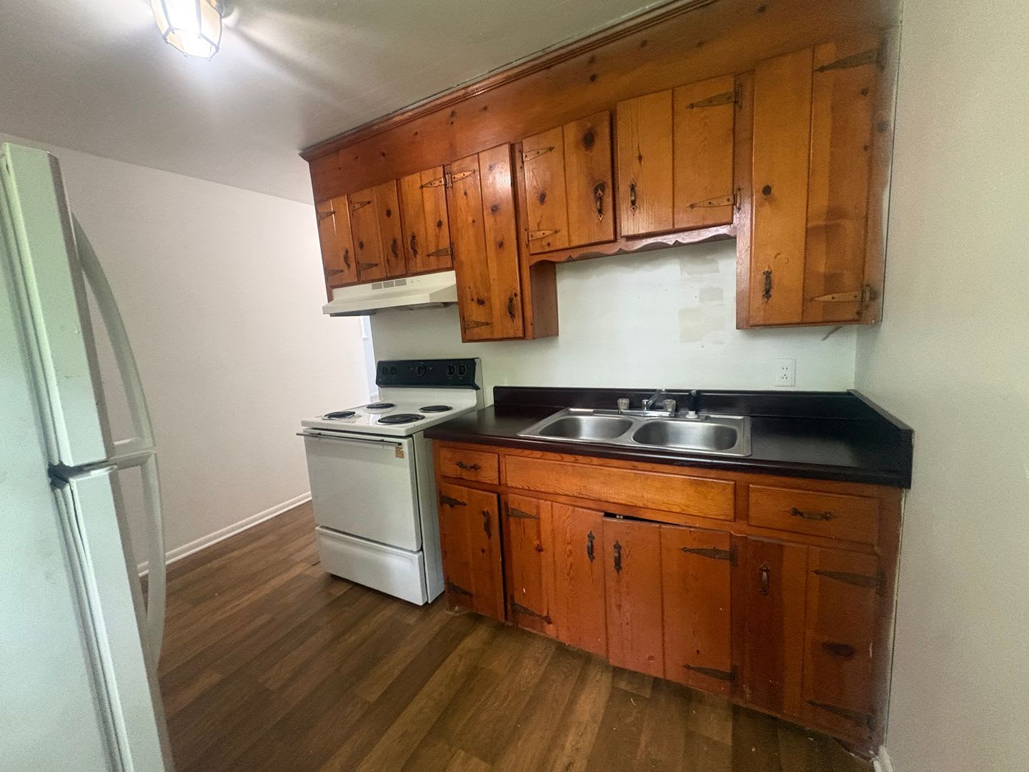 1018 Curdwood Blvd – photo 3