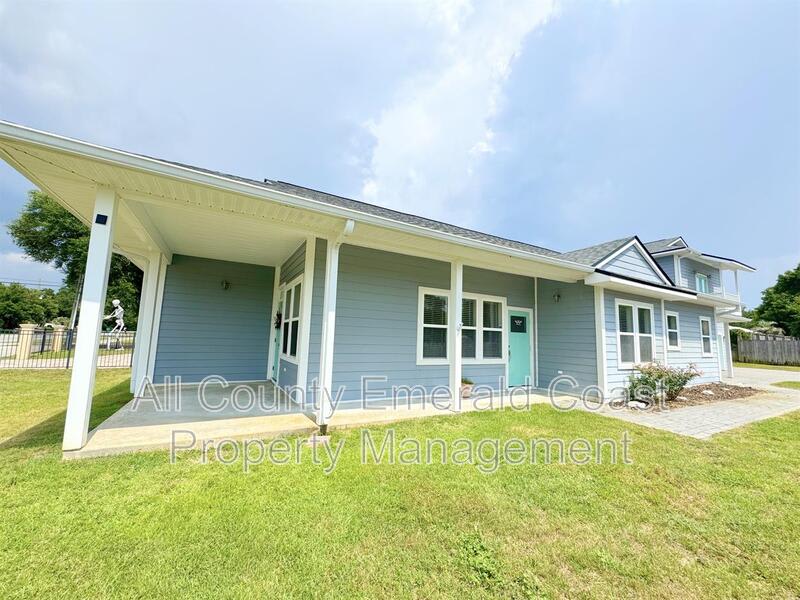 722 Kelly Street – photo 4