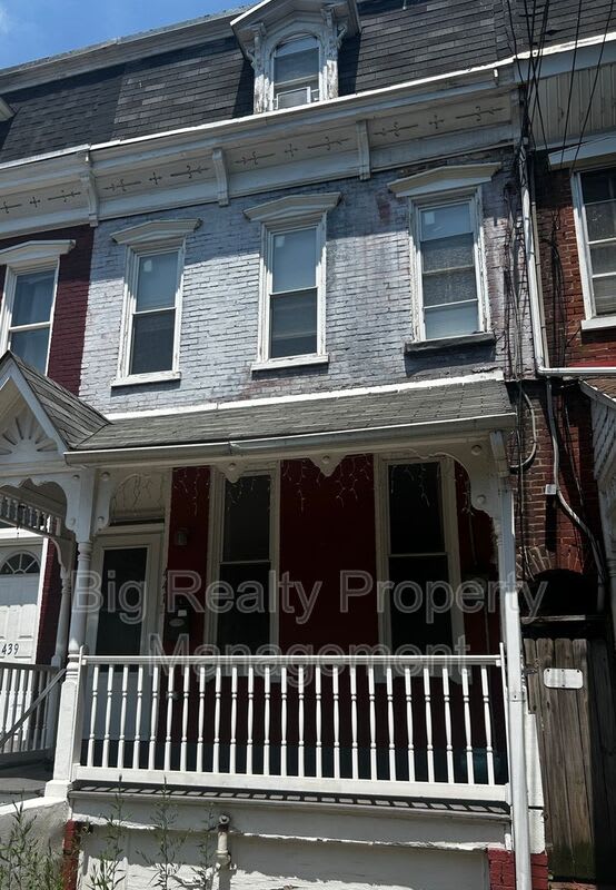 441 Walnut St – photo 1