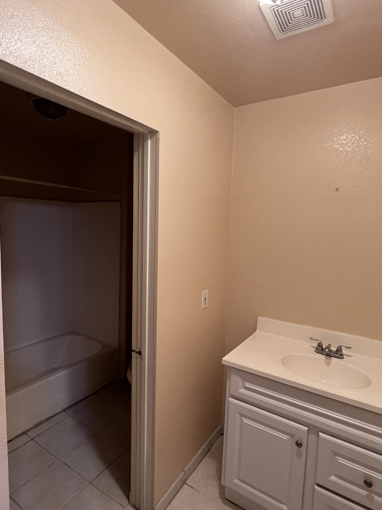 2230 South Hickory Street – photo 5