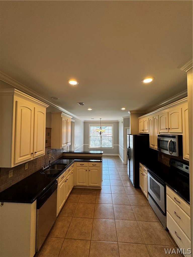 717 Greenbriar Drive – photo 5