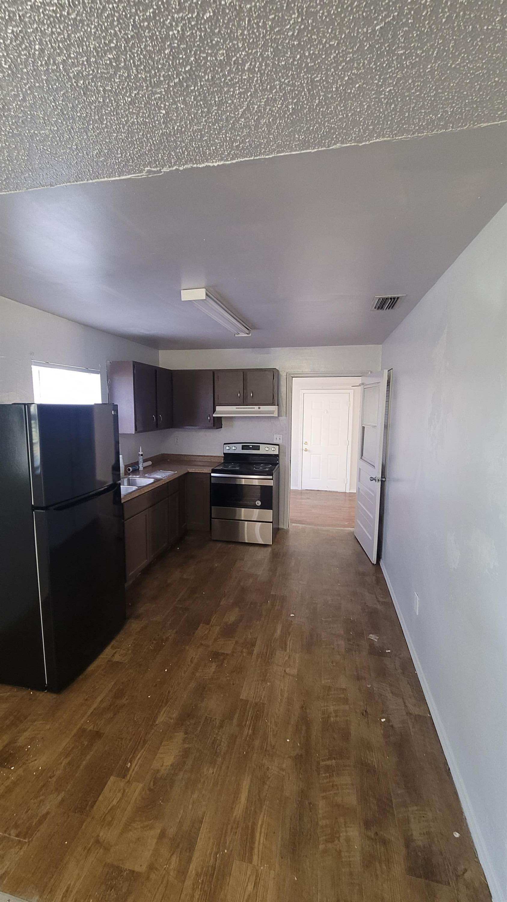 883 West Ohio Avenue – photo 4
