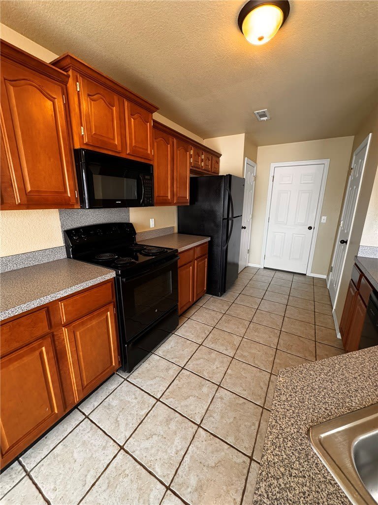1532 Hutchinson Street – photo 5