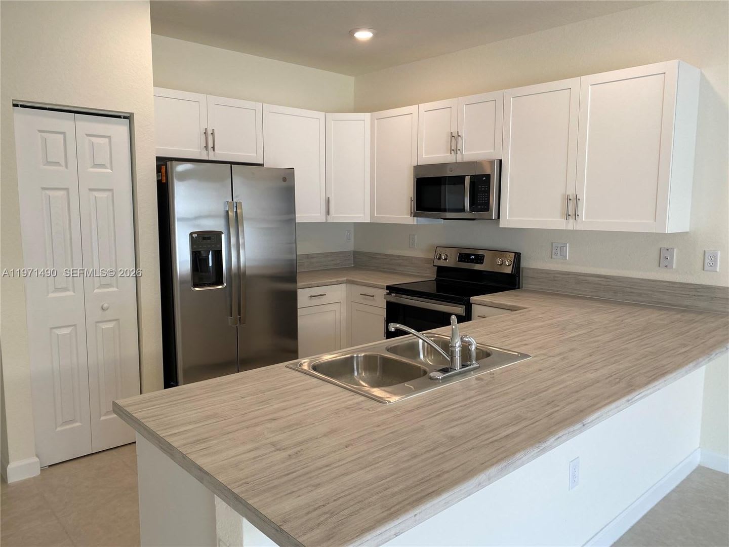 11379 W 34th Way, Hialeah, FL 33018 – photo 2