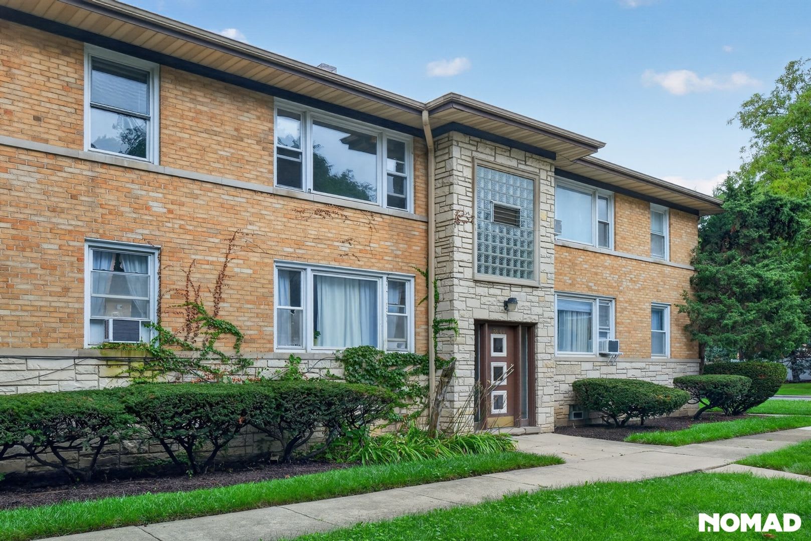 Charming 2BR Condo in Franklin Park – photo 3