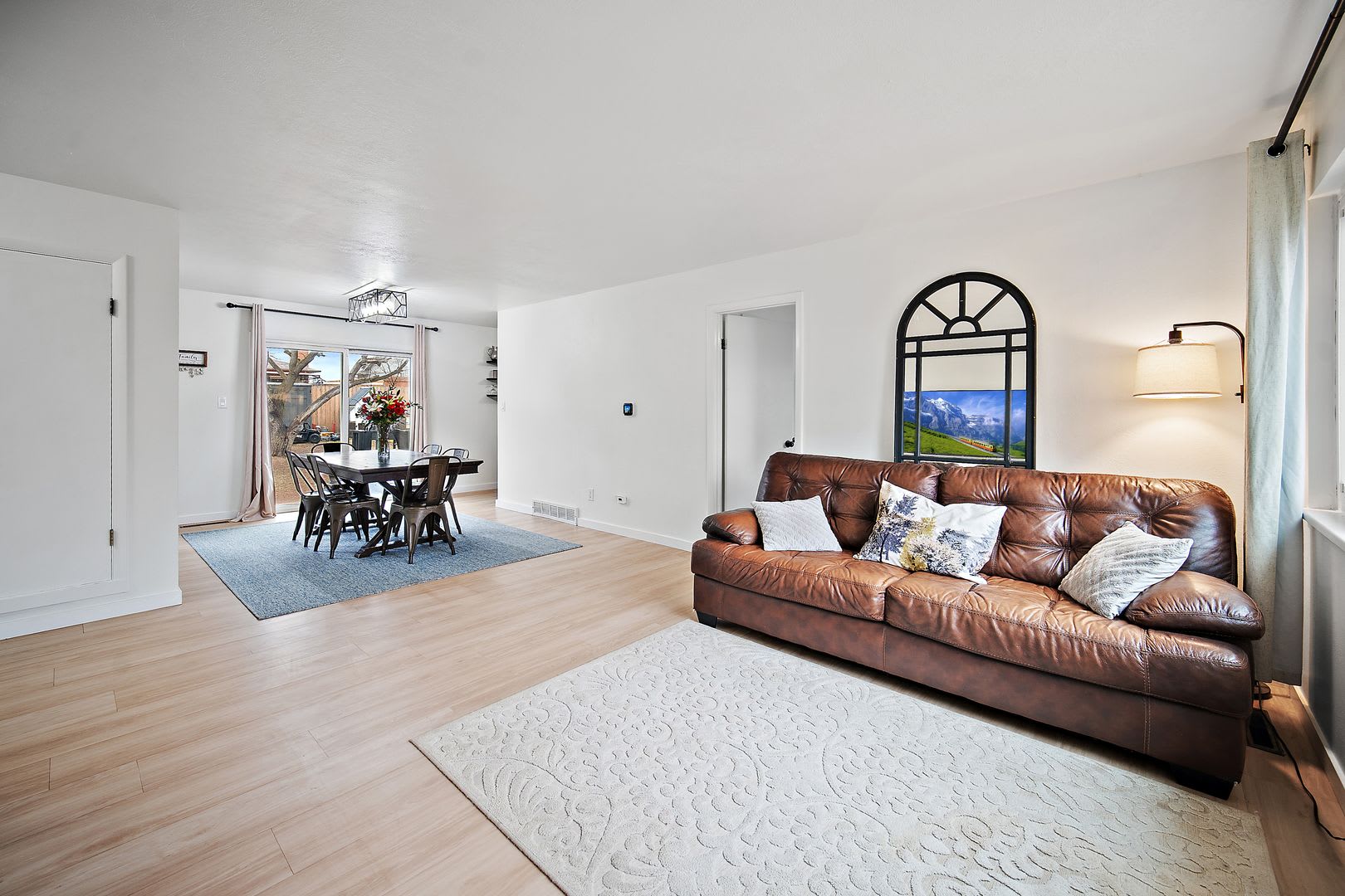 Fully Remodeled 4-Bedroom Home in Old Colorado City – photo 2