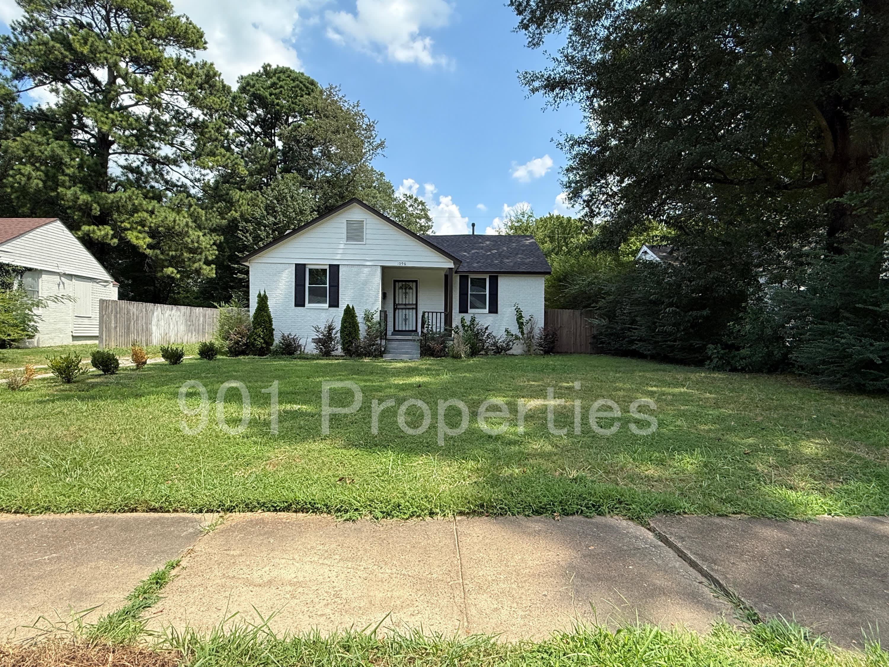 1096 McEvers Road – photo 2