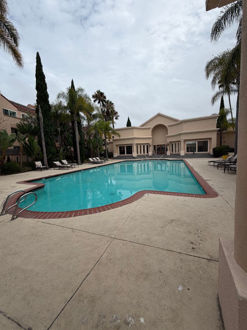 Spacious 2 Bedroom, 2.5 Bath Two-Story Townhome UTC – photo 4
