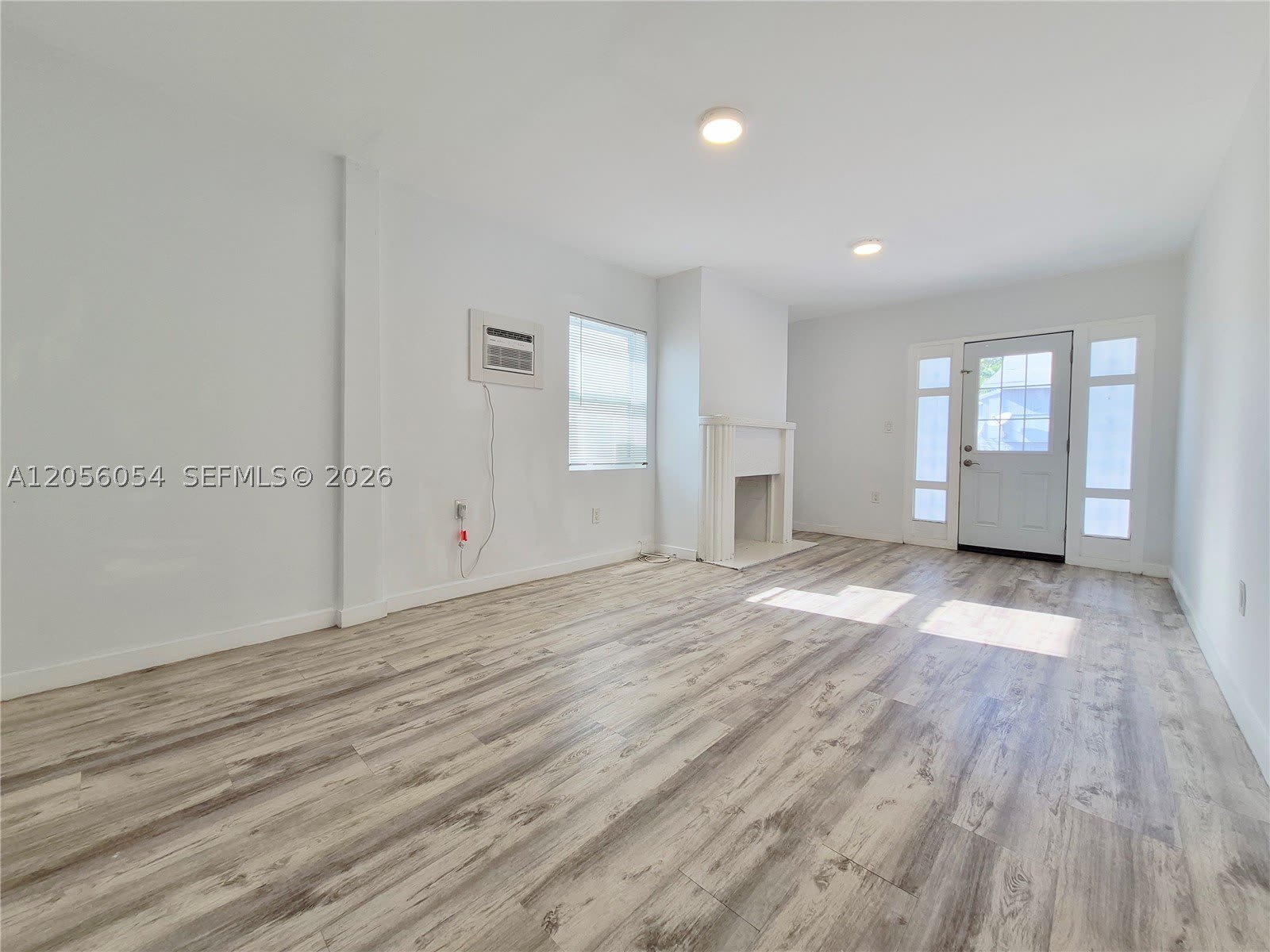 1922 NW 1st St – photo 3