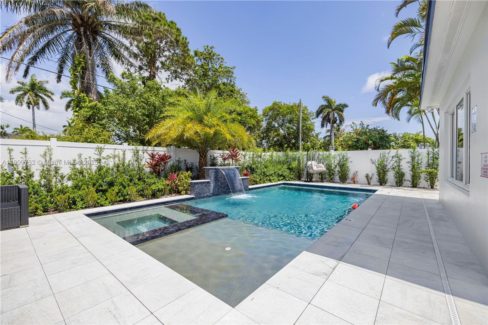 1104 N 13th Terrace, Hollywood, FL 33019 – photo 1