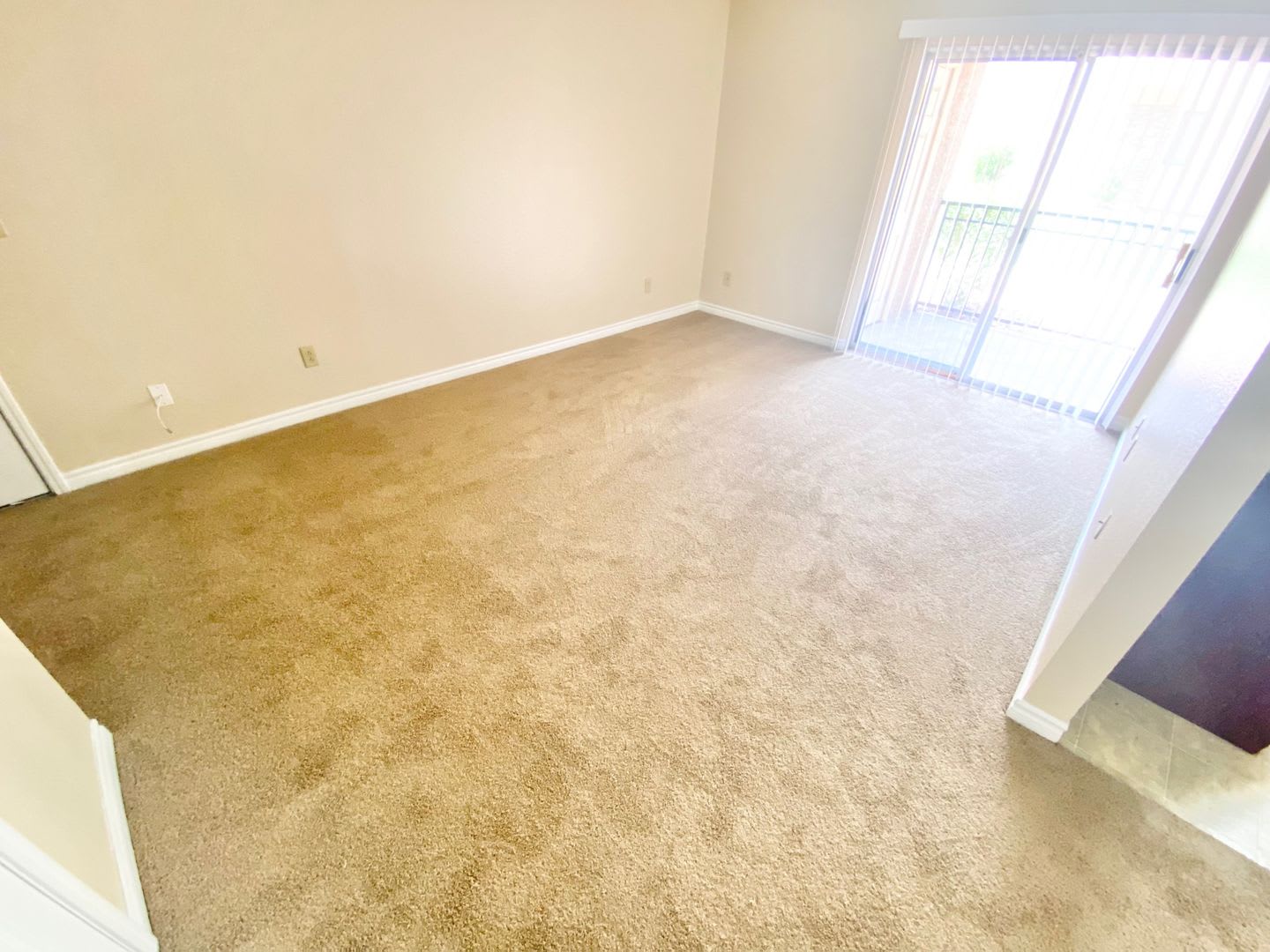 1ST FLOOR CONDO UNIT 1 BEDROOM/ 1 FULL BATH, LOCATED GUARD GATED COMMUNITY – photo 2