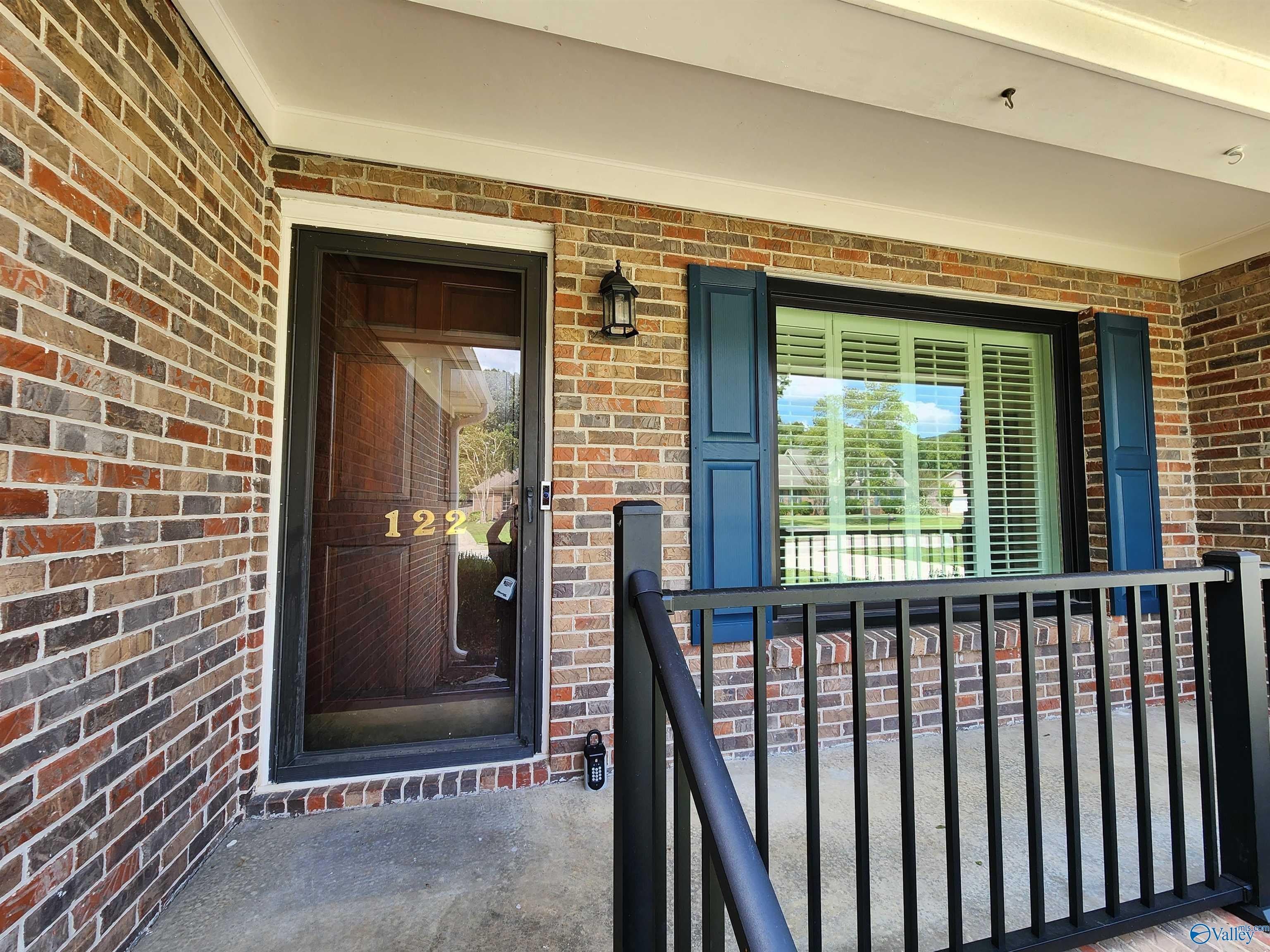 122 Featherstone Lane – photo 3